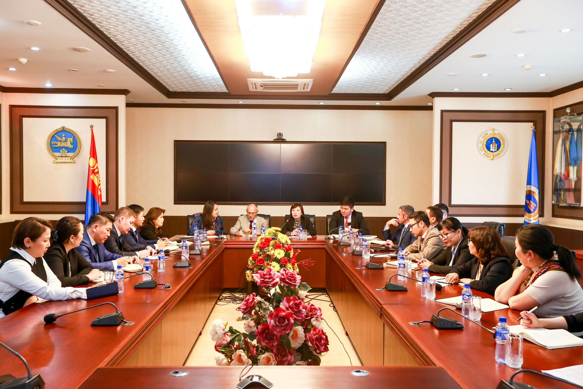 УУЛЗАЛТ ХЭЛЭЛЦҮҮЛЭГ ХИЙЛЭЭ